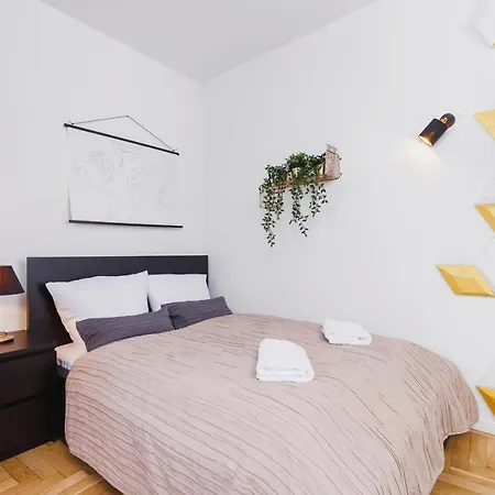 Daszynskiego Cracow By Renters Apartment *